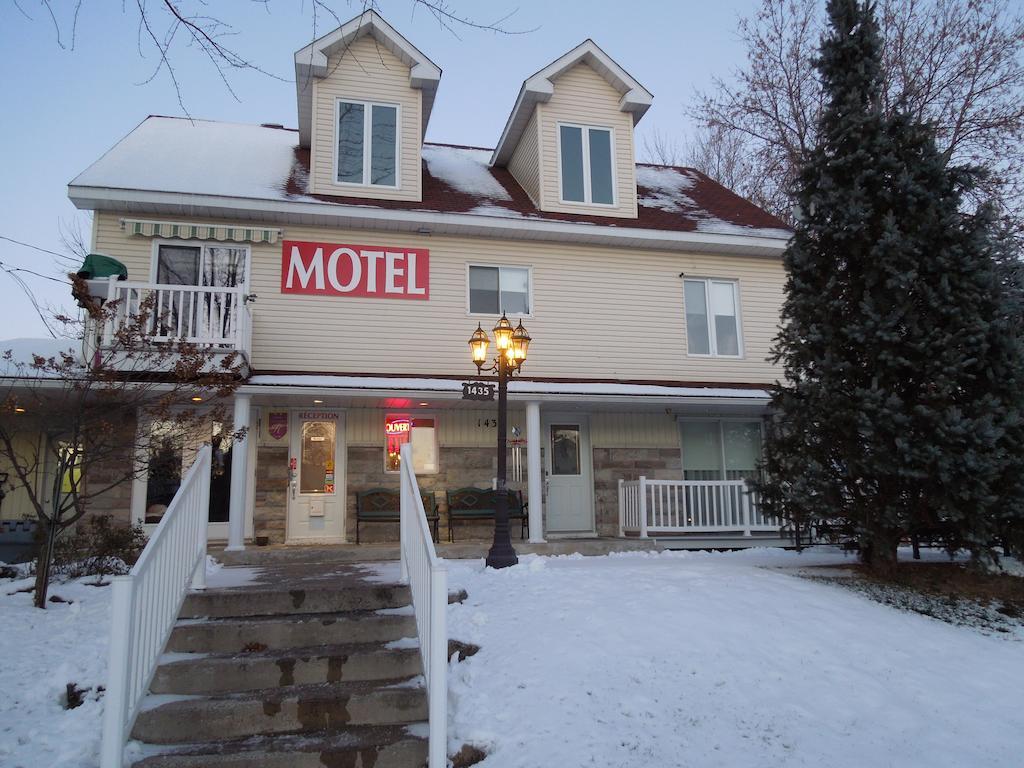 Motel Derfal Repentigny Exteriér fotografie