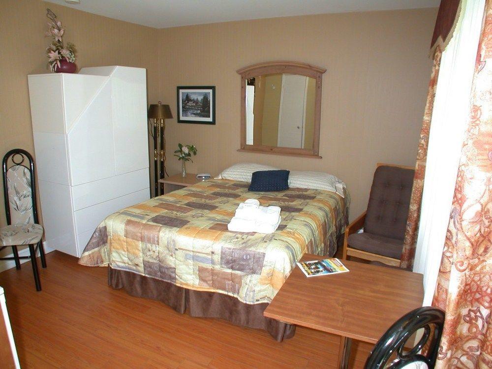 Motel Derfal Repentigny Exteriér fotografie