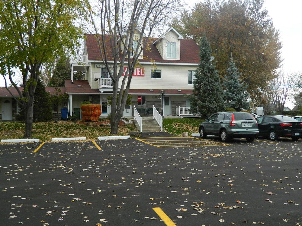Motel Derfal Repentigny Exteriér fotografie