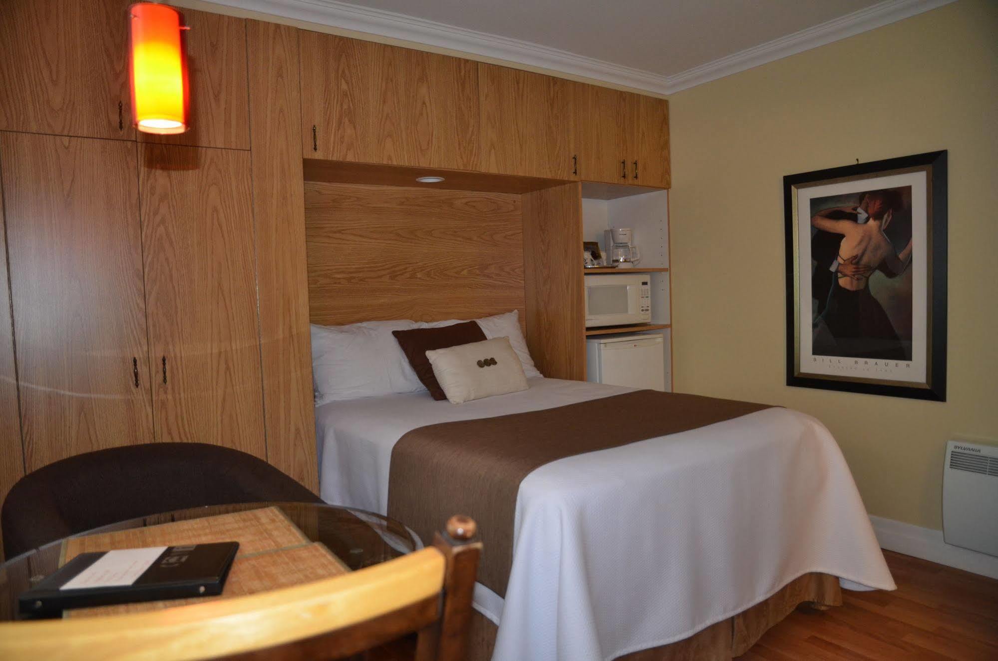 Motel Derfal Repentigny Exteriér fotografie