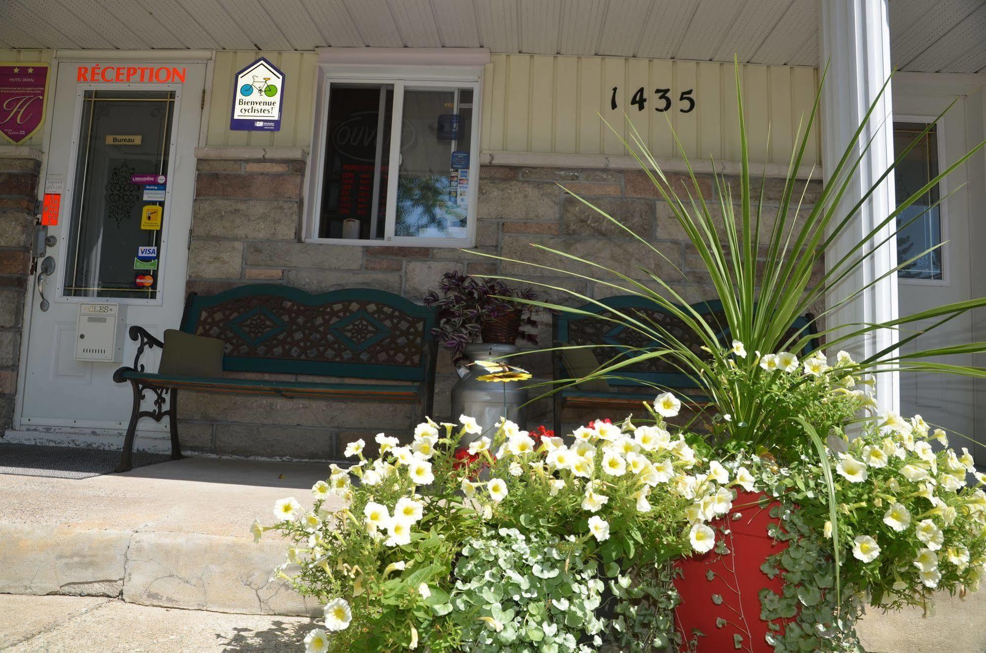 Motel Derfal Repentigny Exteriér fotografie